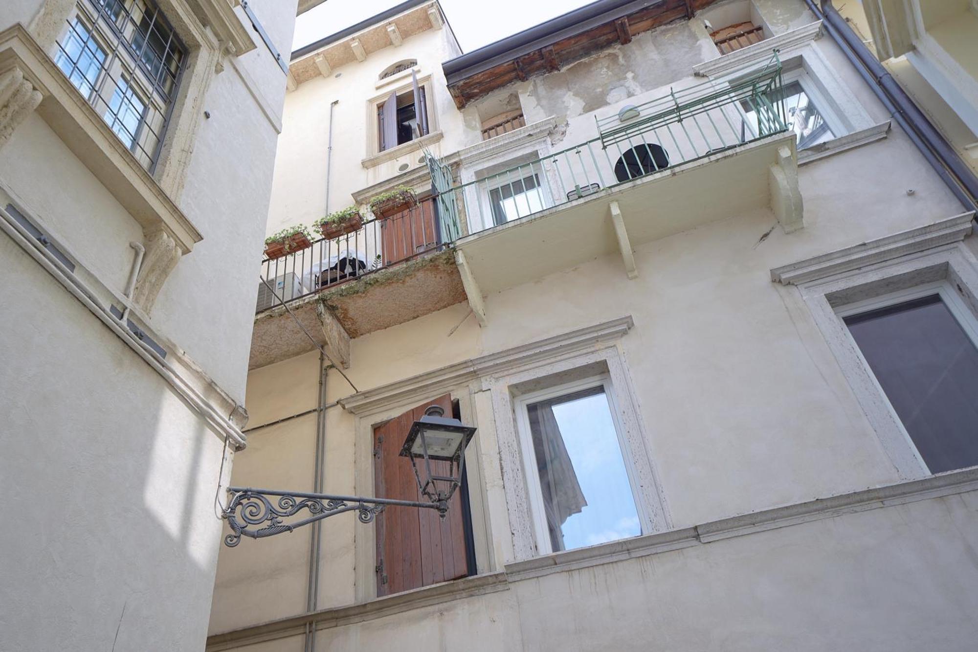 Palazzo Di Giulietta - Juliet'S Palace Verona Dış mekan fotoğraf