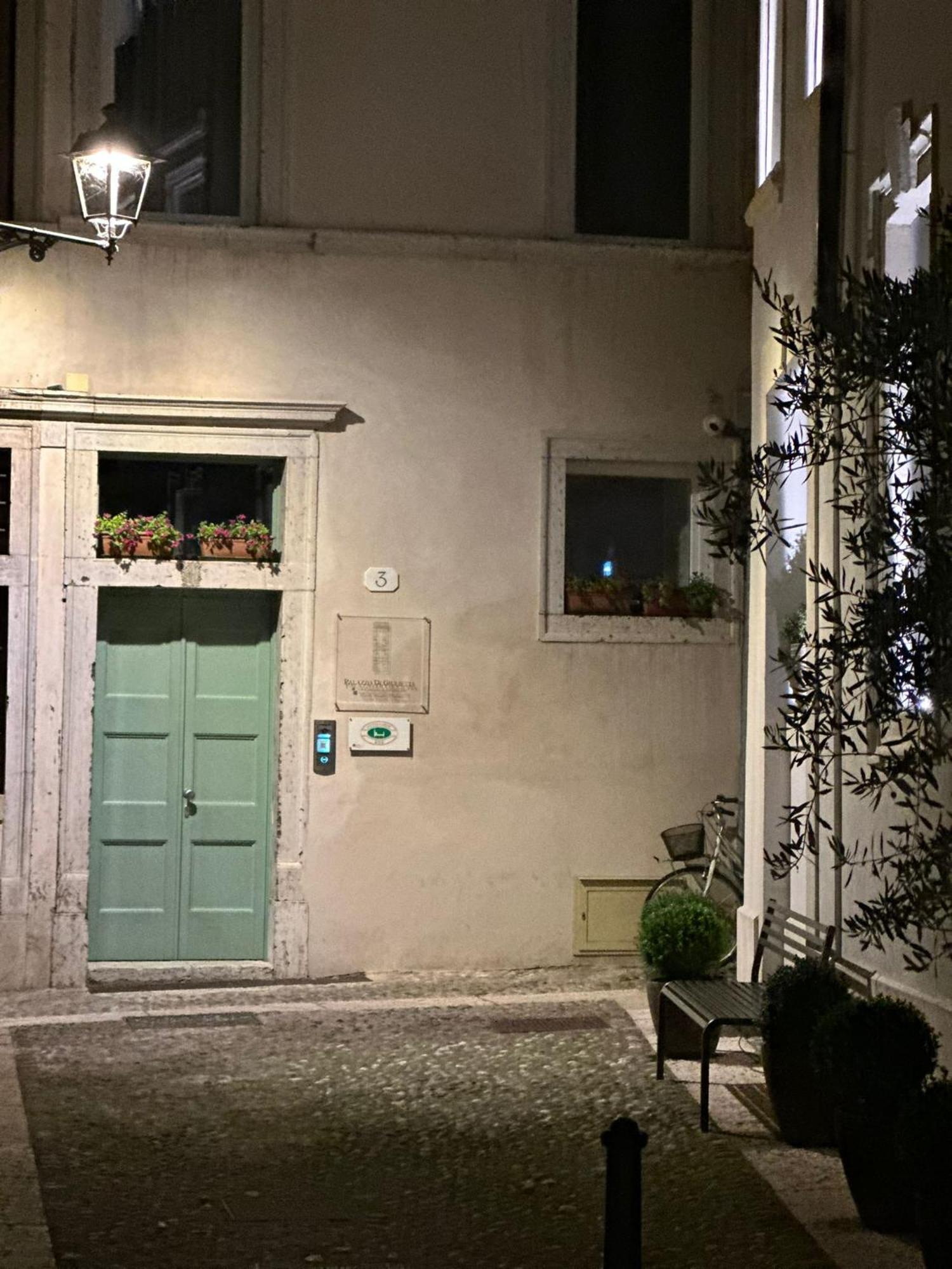 Palazzo Di Giulietta - Juliet'S Palace Verona Dış mekan fotoğraf